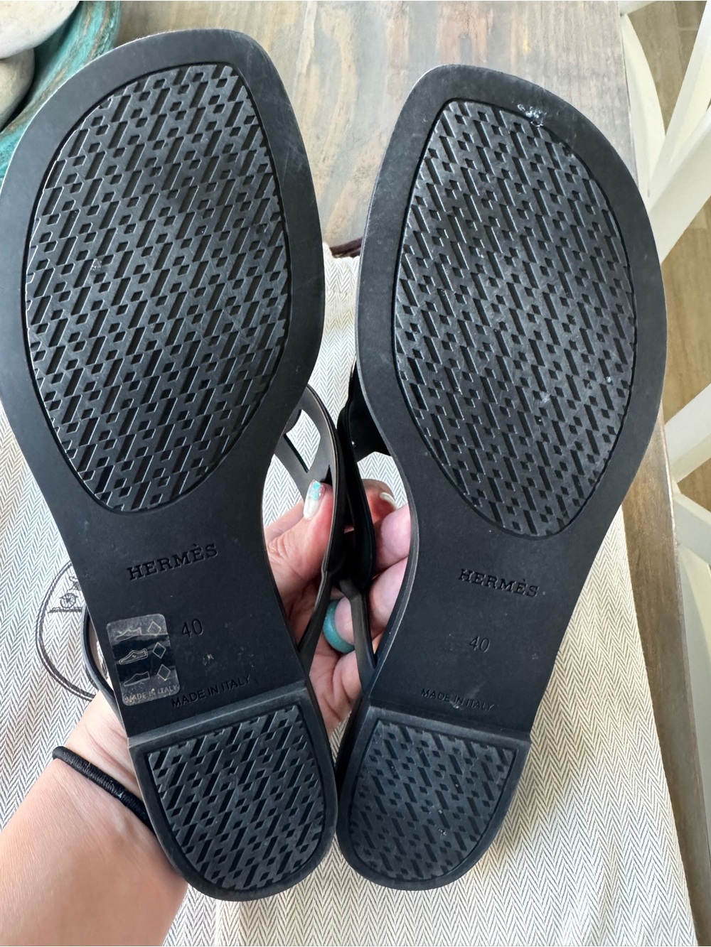 Hermes Egerie Thong Sandals Black EU 40 US 9 - Picture 3 of 4